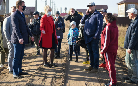 Елена Ковалева встретилась с жителями деревни Малая Субботиха