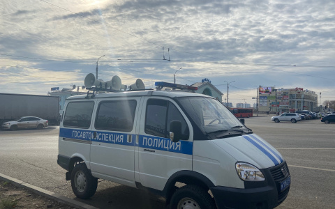 «Соблюдайте масочный режим»: на улицы Кирова запустили авто с громкоговорителями