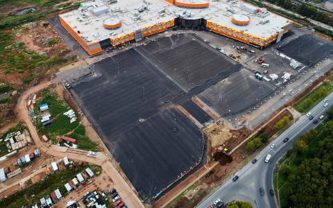 У строящейся кольцевой развязки на Луганской расширят тротуары