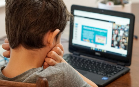 Сбер проведет первую в России онлайн-конференцию для школьников об ИИ и анализе данных