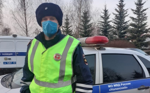 В Кировской области сотрудник ГИБДД спас тонущего мужчину