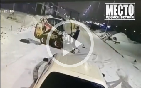 В Кирове полиция нашла двух человек, устроивших катание на угнанном снегоуборщике