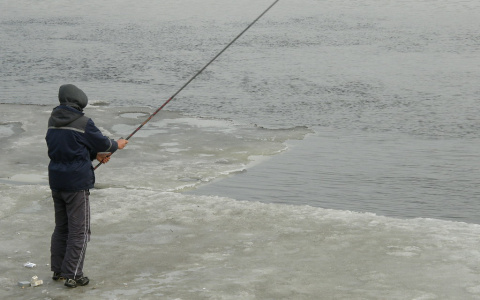 МЧС предупреждает об опасности первого льда на кировских водоемах