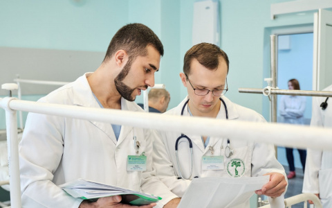 Врачи спасли пострадавшего в страшном ДТП на улице Московской в Кирове