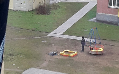 В Коминтерне на детской площадке нашли тело 50-летнего мужчины