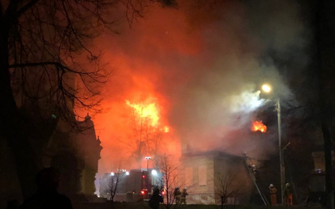 Последствия устраняли до 4 утра: появились подробности крупного пожара на Казанской