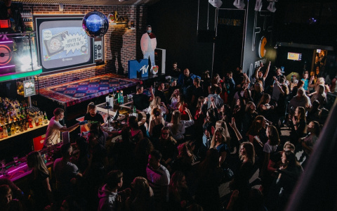 Почему кировчане снова обрывают телефоны в «Руки ВВерх» баре?