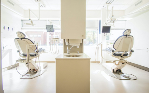 «Pro Город» выбирает лучших*: стоматологии