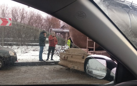 Первое ДТП на кольцевой развязке у "Макси" произошло через 3 дня после запуска