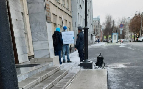 В Кирове разбили кирпичом окно правительства: подозреваемый задержан