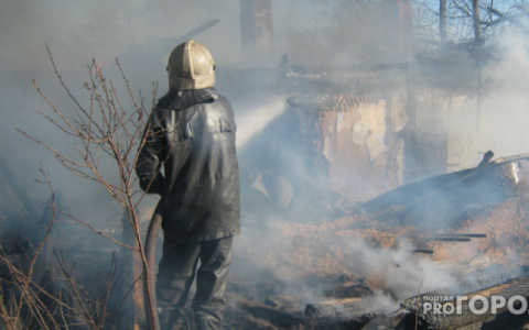 В Кировской области в загоревшейся квартире нашли тело женщины
