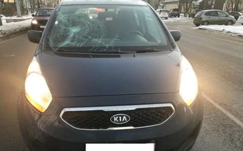 На улице Щорса пенсионерка на Kia сбила 21-летнюю девушку