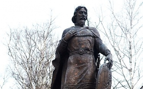 На площади перед Филармонией может появиться памятник Александру Невскому