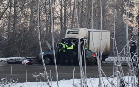 На Щорса иномарка влетела в Газель: погиб водитель Nissan