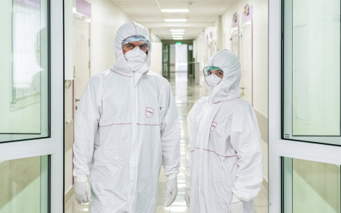 Заболевших меньше: как изменилась ситуация с COVID-19 в Кировской области за сутки