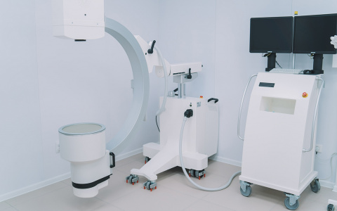 В кировский онкоцентр поступил новый аппарат для проведения внутренней лучевой терапии