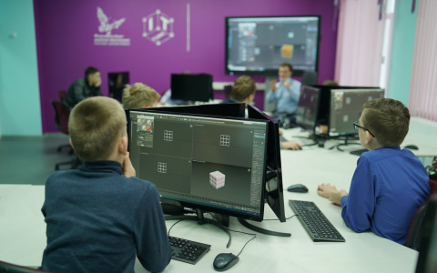 Разработка приложений и робототехника: губернатор оценил возможности Центра цифрового образования детей «IT-куб»