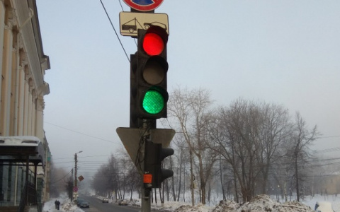 В Кирове устанавливают светофоры с видеокамерами и Wi-Fi