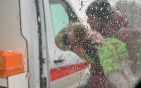 «Детей несли в крови»: очевидцы о ДТП на трассе «Вятка», где пострадали 6 человек