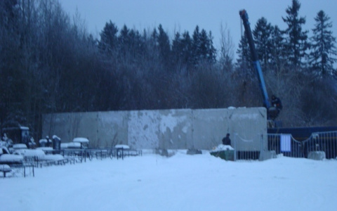 Филейское кладбище в Кирове обносят двухметровым бетонным забором