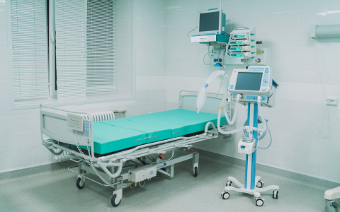 В Кировский центр онкологии поступили 12 аппаратов ИВЛ высокого класса