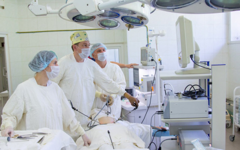 "Температура держалась 3 месяца": в Кирове девочке удалили кисту объемом 5 литров