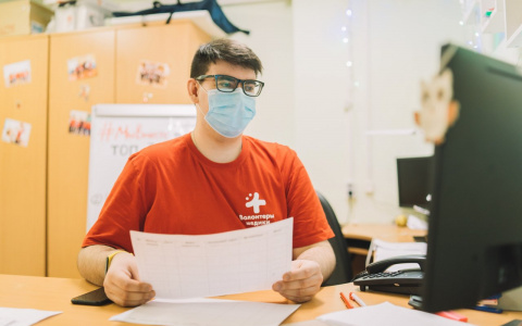 Более 1000 волонтеров-медиков пришли на помощь медицинским и социальным работникам