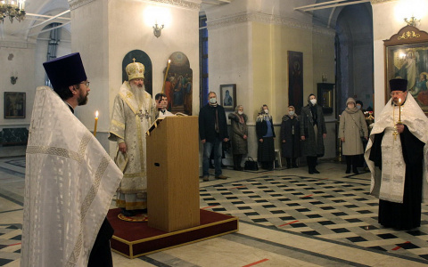 Что обсуждают в Кирове: рождественские богослужения в эпидемию и девочка, переболевшая COVID-19