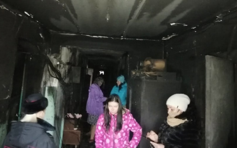 Из-за пожара в кировской коммуналке 5 семей вынуждены жить в обгоревших комнатах