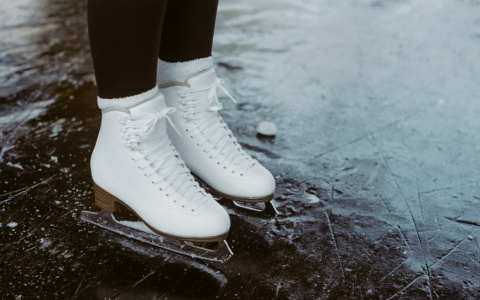 У Дворца пионеров в Кирове открыли бесплатный каток