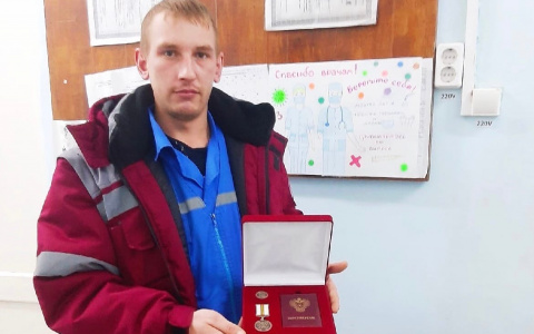 В Кирове фельдшер оказался генетическим близнецом человека, нуждающегося в операции