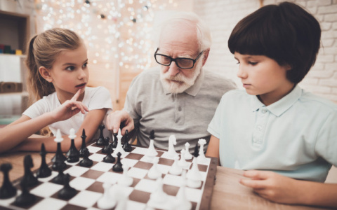 5 игр из детства, которые подойдут для всей семьи