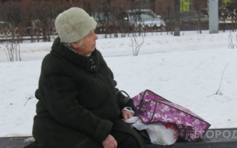 Стоит ли оформлять банковскую карту для получения пенсии?