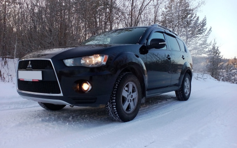 В Кирове должник спрятал иномарку от судебных приставов в сугроб