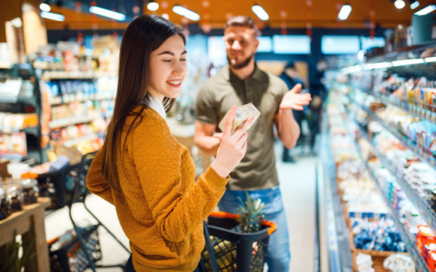 Россельхозбанк проанализировал гендерные различия в тратах мужчин и женщин