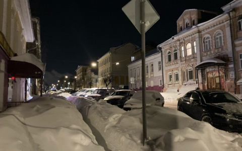 Вместо тротуара - узкая тропинка: что сделать, чтобы на улицах Кирова убрали снег