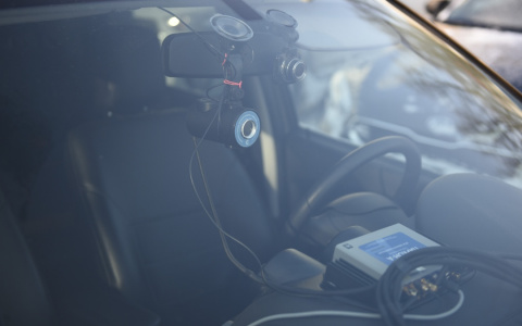 По Кирову начал ездить автомобиль, фиксирующий нарушения правил парковки