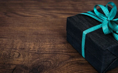 Что подарить на 23 Февраля – кроме пены, шампуней и носков