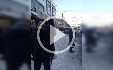 В Кирове в полицию поступило 2 сообщения о взрывных устройствах с разницей в полчаса