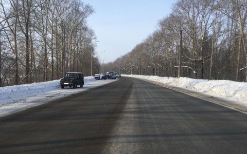 В Кирове на дамбе водитель иномарки спровоцировал массовое ДТП