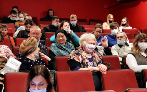 В кинотеатре “Смена” прошла премьера документального фильма "Маршал Победы Говоров"