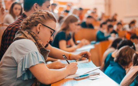 Куда пойти учиться в 2021 году: популярные техникумы и вузы