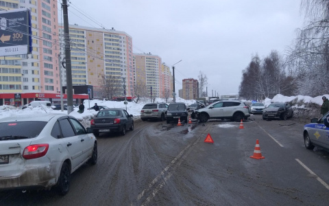 Водитель был пьян: известны подробности массового ДТП из 5 машин в Кирове