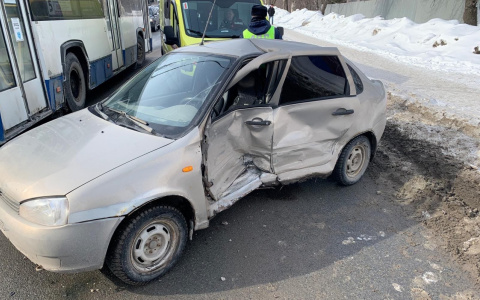 В Кирове мужчина попал в больницу после серьезной аварии на Щорса