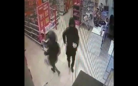 В Кирове полиция ищет мужчину, укравшего товары из магазина