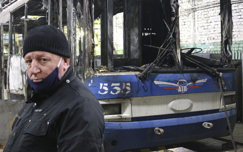 «Пожар начался с водительской кабины»: экипаж сгоревшего в Кирове троллейбуса о ЧП