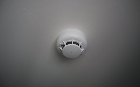 В Кирове жильцам деревянных домов установят датчики задымления после пожара на Бородулина