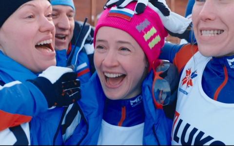 Онлайн-премьеру фильма о судьбе знаменитой лыжницы Елены Вяльбе «Белый снег» покажут в в Wink пятого апреля