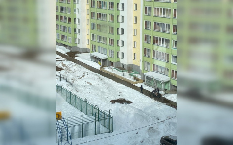 Что обсуждают в Кирове: падение из окна высотки и ЧП в спорткомплексе "Вересники"