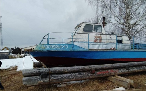 Во время половодья жителей поселка Кировской области будут возить на катере